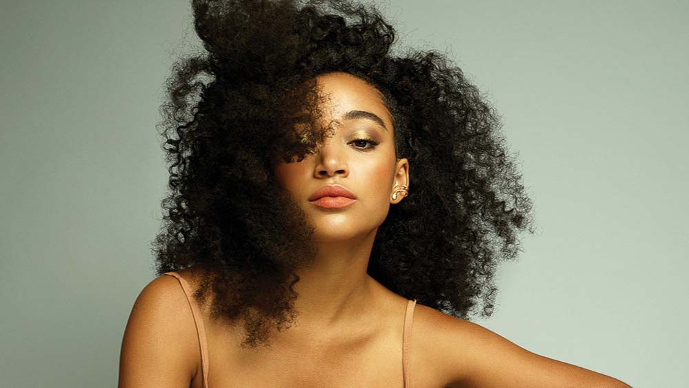 Amandla Stenberg (born October 23, 1998)[1] is an American actress. She portrayed Rue in The Hunger Games, Madeline Whittier in Everything, Everything...